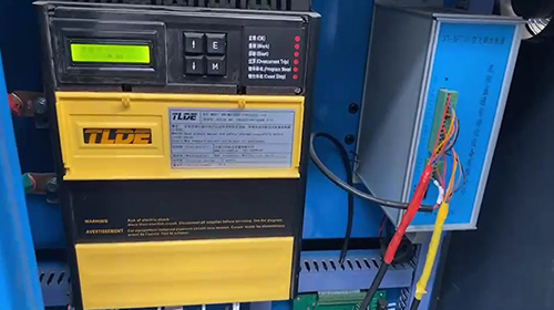 Field effect demonstration of DC900 DC Drive applied to flying saw